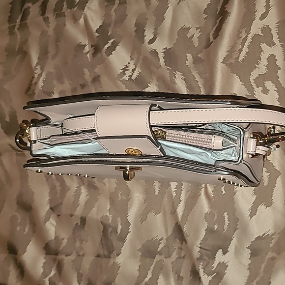 MICHAEL Kors Purse - Picture 11 of 17